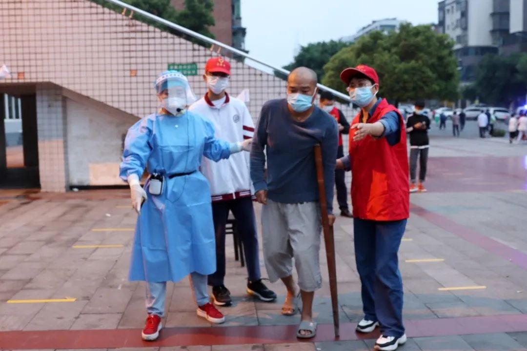 共戰(zhàn)疫情丨公司志愿服務隊助力疫情防控